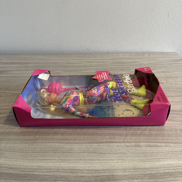 Vintage Hot Skatin Barbie #13511 Ice Skates Rollerblades 1994 Mattel NIB NRFB - Picture 10 of 10